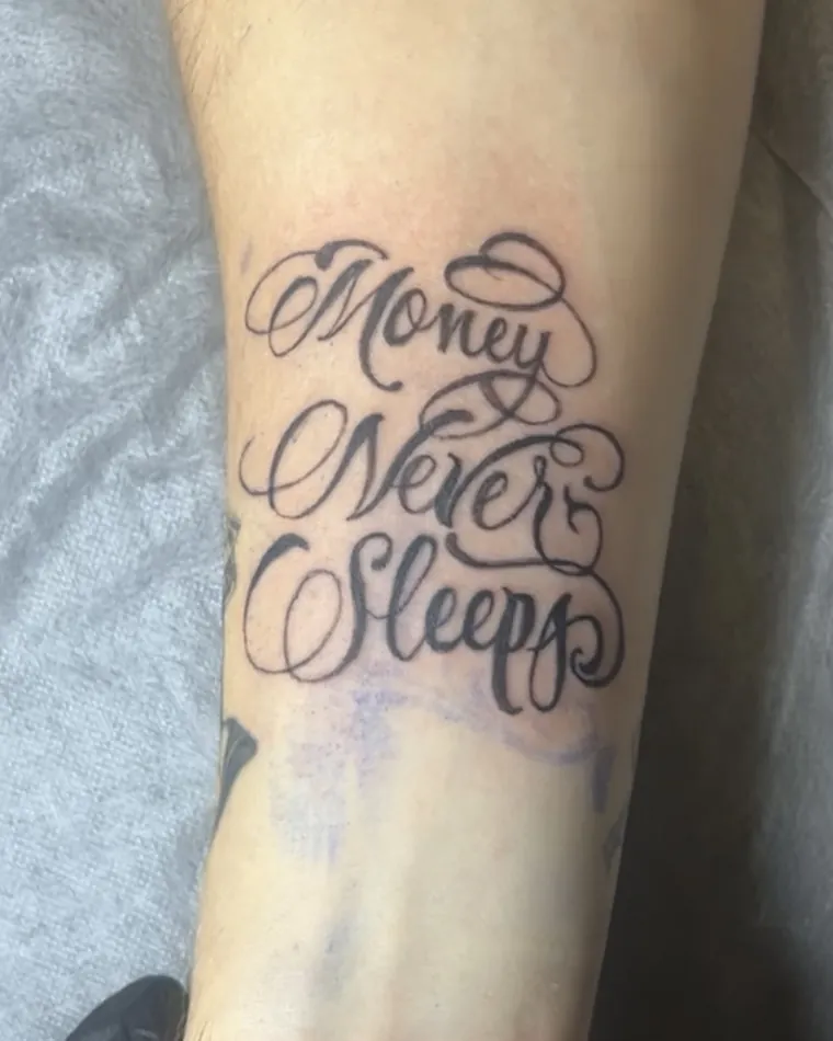 Money, fertiges Tattoo